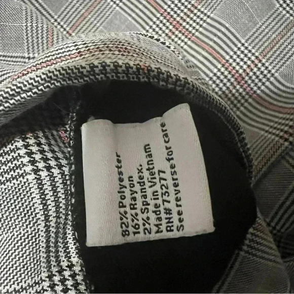 Nine West Plaid gray whit red women's ankle  pants size large - Picture 5 of 6
